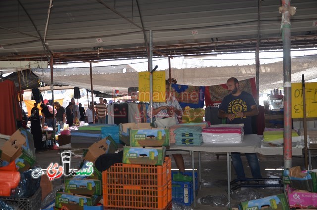  كفرقاسم  :ازدحام مروري وبشري بعد عودة الحياة من جديد لسوق السبت والوفود تتوافد من الوسط اليهودي